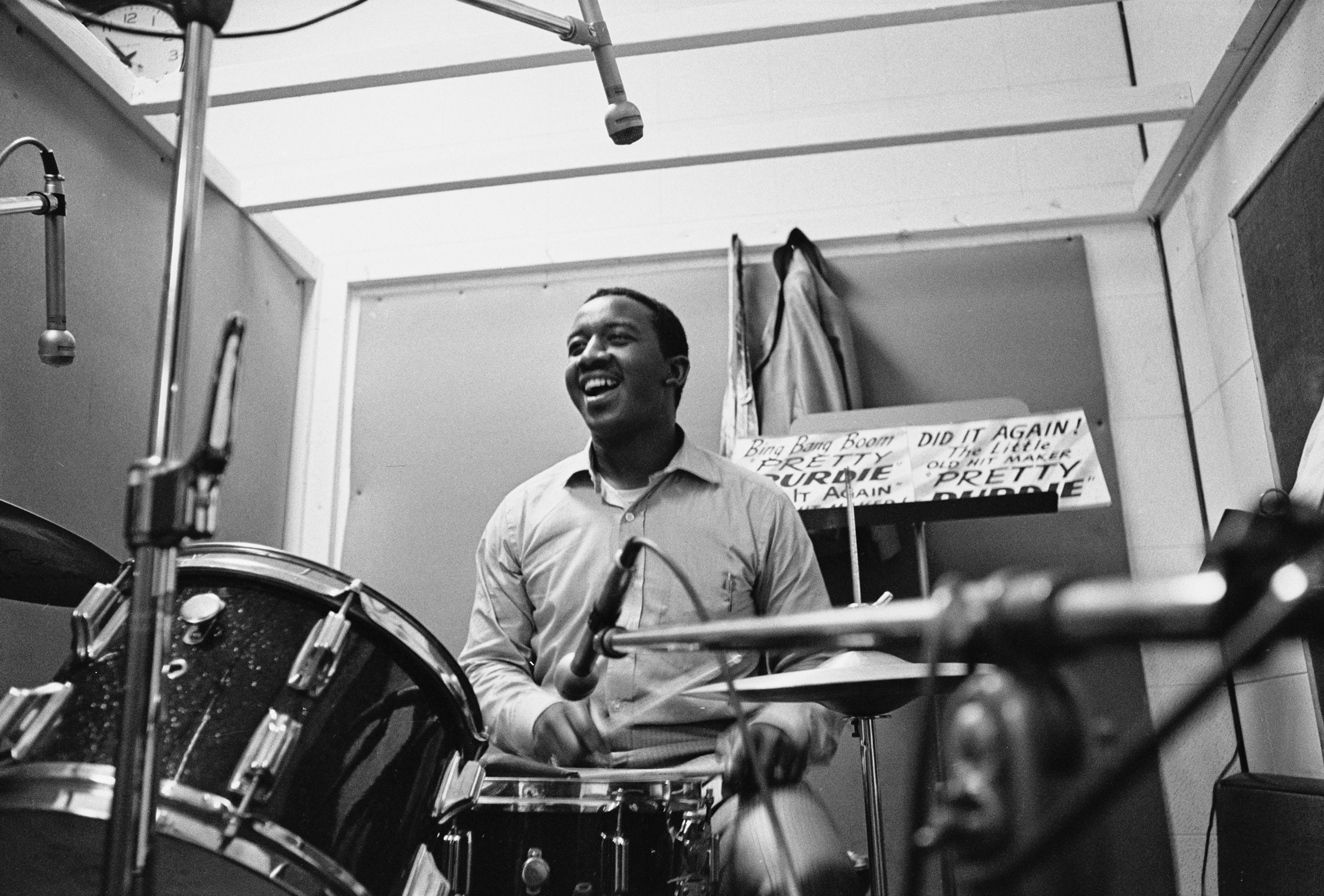 Bernard “Pretty” Purdie during a 1968 recording session with Carla Thomas, New York City. Photo by Don Paulsen via Michael Ochs Archives/Getty Images.